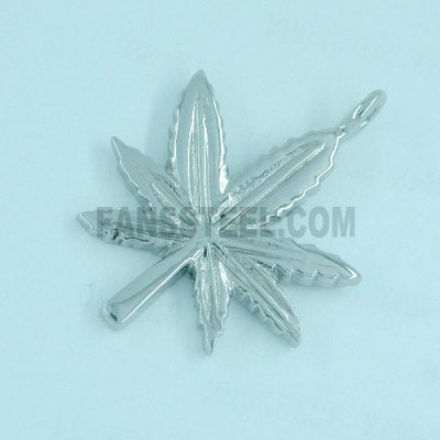 FSP02W52 Maple Leaf Pendant