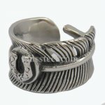 FSR12W70 Horseshoe feather ring