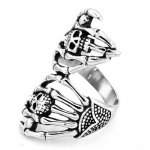 FSR20W77 skull hand claw ring