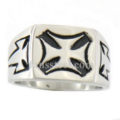 FSR04W92 Maltese Cross Square Ring