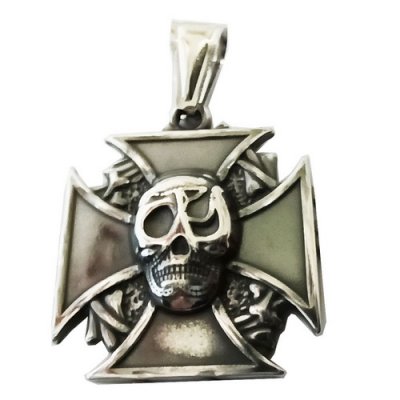 FSP18W68 Cross Skull Pendant