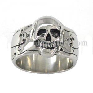 FSR01W20B Skull Face Grape Vine Ring