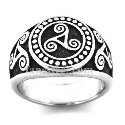 FSR14W88 Triad Triskele Ireland ring