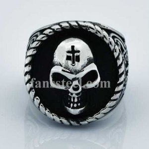 FSR14W22 cross on head skull ring